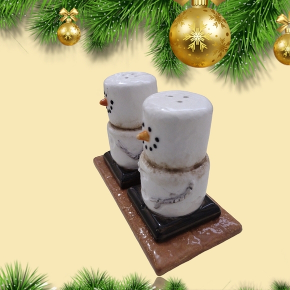 Vintage Midwest S'mores Christmas Salt & Pepper Shakers - Picture 5 of 5